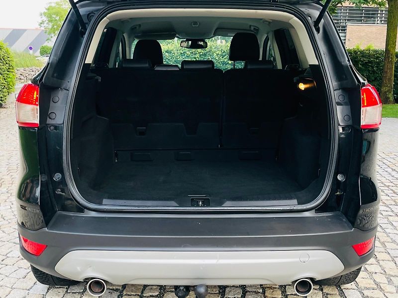 Ford Kuga 2.0TDCi 4x4 MAN TAŽNÉ SERVISKA - fotka 18 z 47