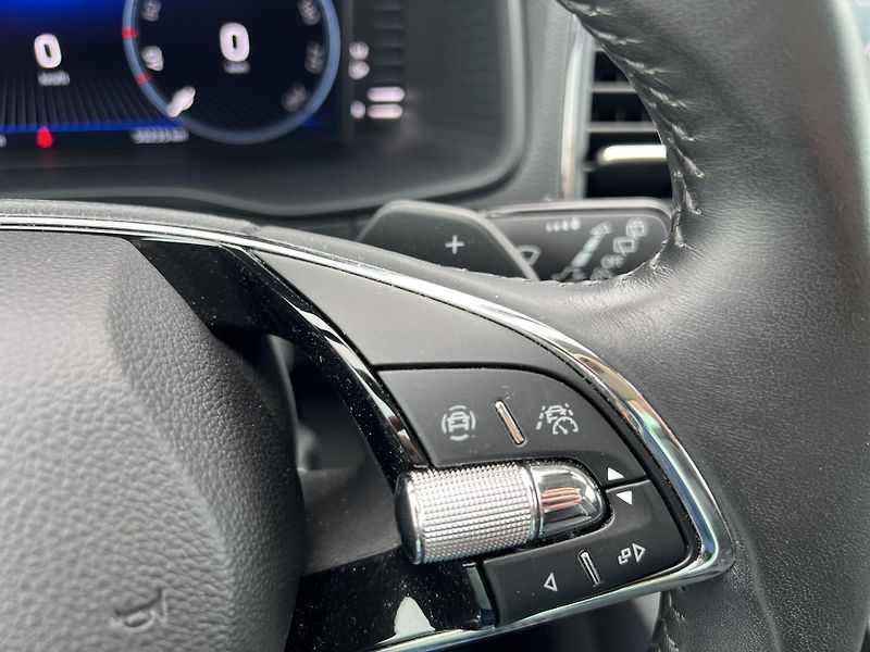 Škoda Karoq Style Plus 2.0TDi 85kw DSG ALU - fotka 20 z 49