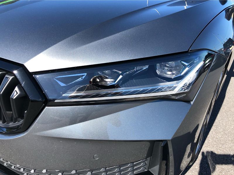 Škoda Superb Combi 2.0 TDi DSG 7st. SPORTLI - fotka 24 z 30