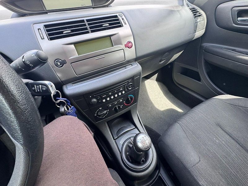 Citroën C4 (2010) 1,4i 65 KW ROZVODY KOLA ČR - fotka 24 z 42