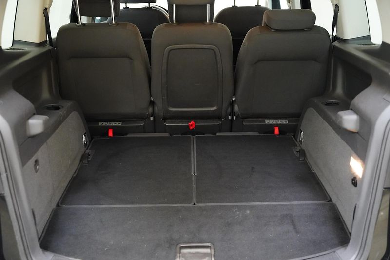 Volkswagen Touran - fotka 24 z 24