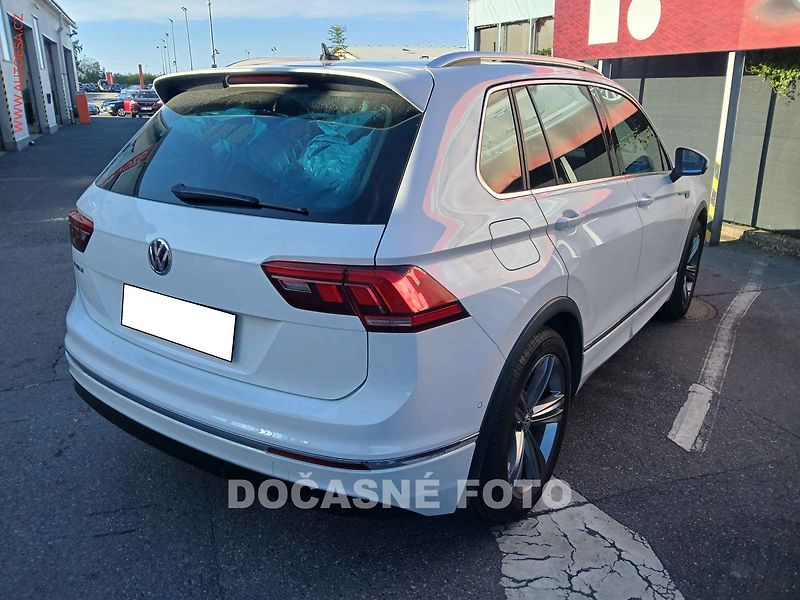 Volkswagen Tiguan (2019) 1.5 TSi - fotka 2 z 3