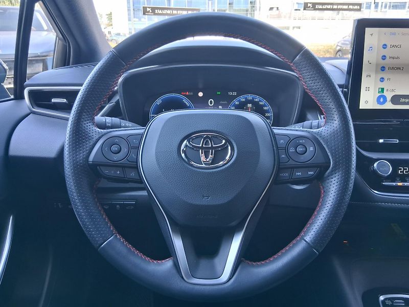 Toyota Corolla GR DYNAMIC 2.0 Hyb. 144 kW  - fotka 11 z 29