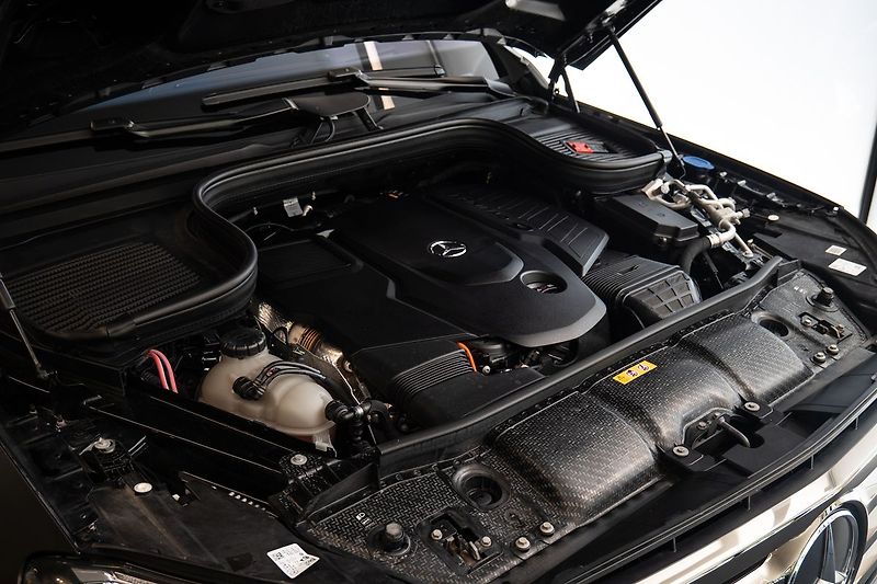 Mercedes-Benz GLS d 4MATIC E-active body control - fotka 21 z 24