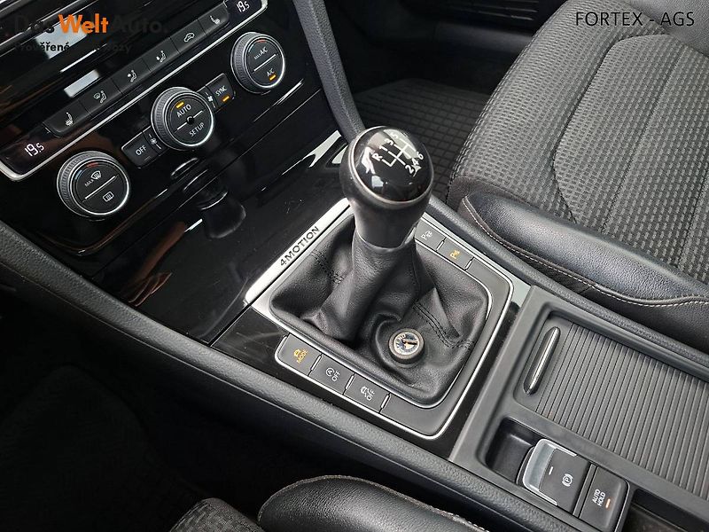 Volkswagen Golf (2014) Variant, 2.0 TDI,110kW,4Motion - fotka 22 z 29