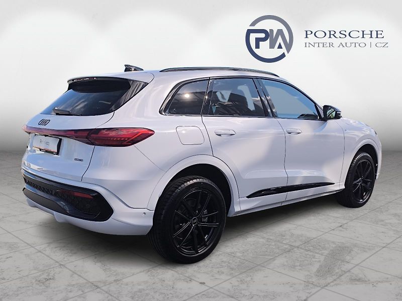 Audi Q5 2.0 TDi Quattro - fotka 2 z 27