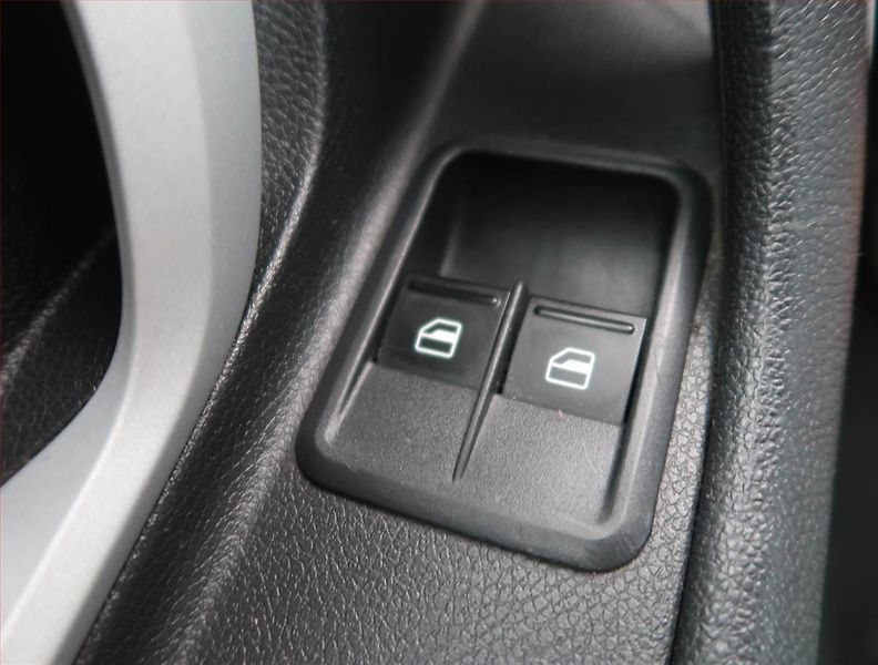 Škoda Fabia (2009) 1.4 16V, nová STK - fotka 13 z 13
