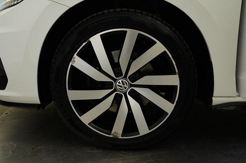 Volkswagen Touran - fotka 2 z 34