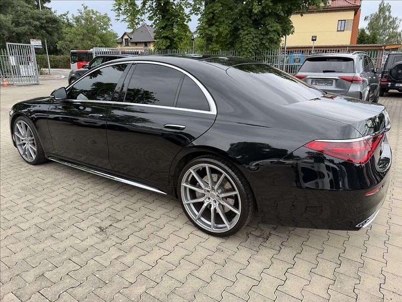 Mercedes-Benz Třídy S 400d AMG 4Matic - fotka 7 z 36