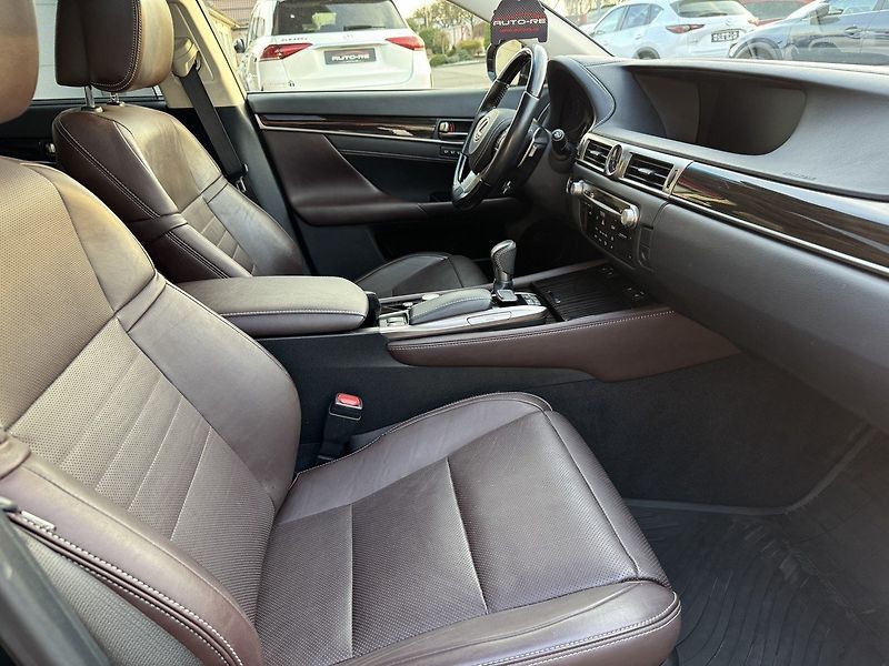 Lexus GS 450h (2018) 3.5i Hybrid LED Navi Kamera - fotka 19 z 49
