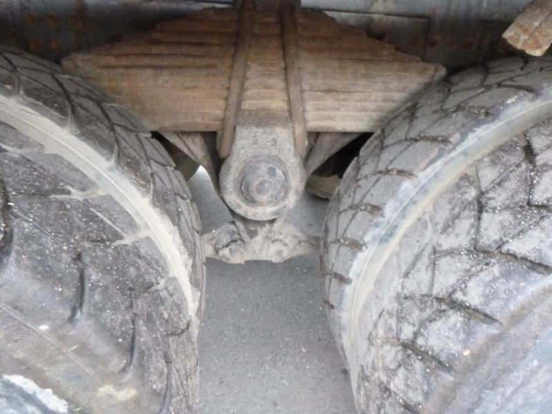 Renault (2009) Kerax 450  8x4 - fotka 12 z 19