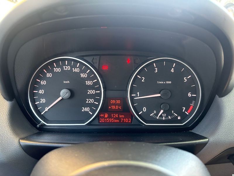 BMW Řada 1 118i-95KW/2007/MAN6.TAŽNÉ.KLIM - fotka 32 z 48