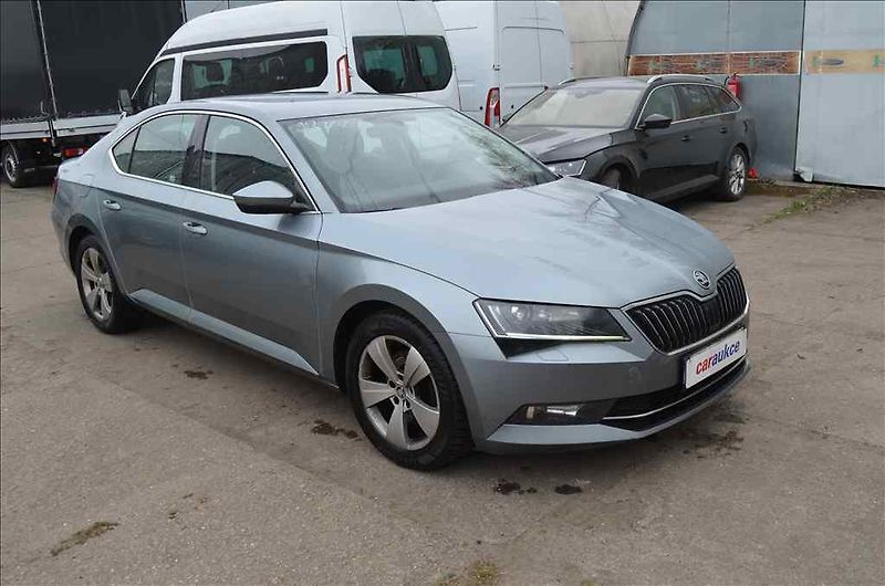 Škoda Superb (2017) 2,0 TDI AMBITION - fotka 3 z 19
