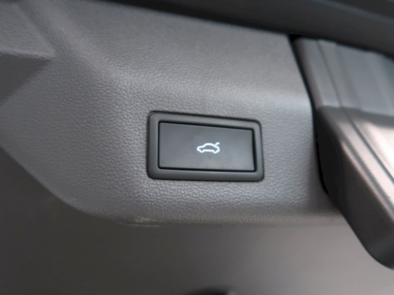 Volkswagen Multivan (2025) BULLI 1.5TSI PHEV 180KW 4M DSG - fotka 39 z 44