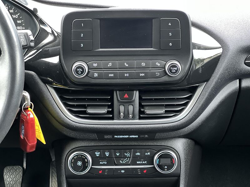 Ford Fiesta 1.0i KLIMA TEMPOMAT PŮVOD ČR - fotka 19 z 42