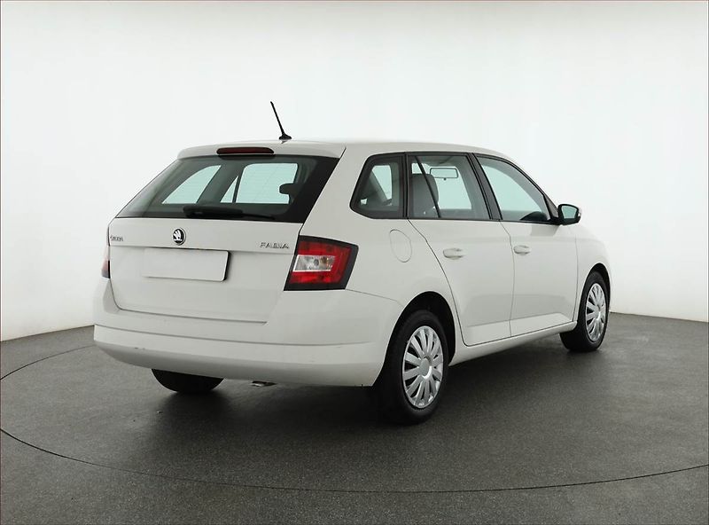 Škoda Fabia (2015) Ambition 1.4 TDI, nová STK - fotka 5 z 16