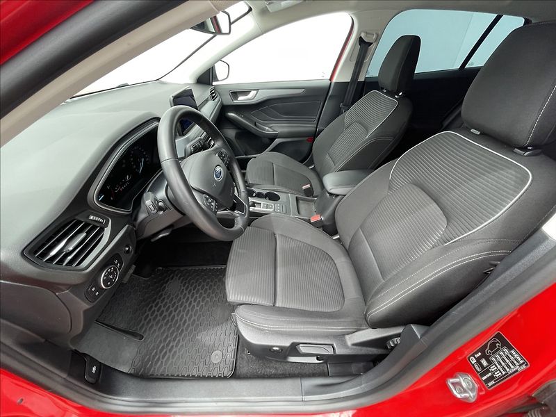 Ford Focus 1,5 Ecoblue A8 Titanium Style - fotka 4 z 23