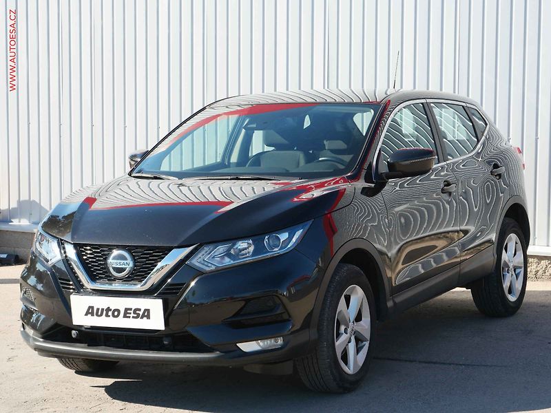 Nissan Qashqai (2021) 1.3 DiG-T, 2.maj,ČR, Acenta - fotka 3 z 24