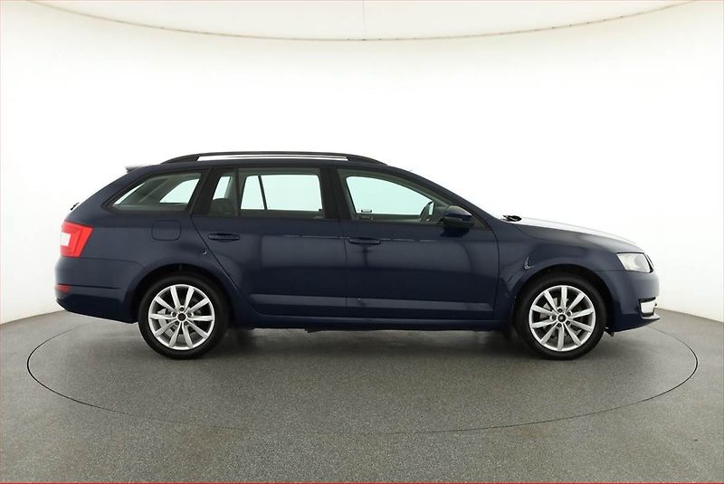 Škoda Octavia (2013) 1.6 TDI, Tempomat - fotka 6 z 14