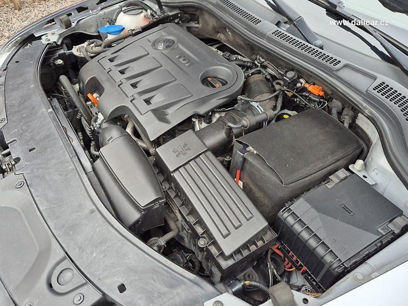 Škoda Superb (2012) 2.0TDi 125KW ELEGANCE XENON - fotka 19 z 50