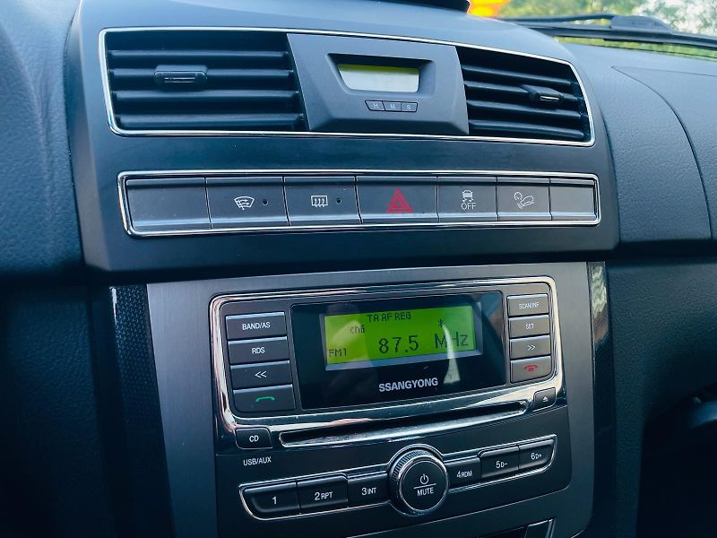 SsangYong Rexton 2.2TD 4x4 AUTOMAT TAŽNÉ VÝHŘEV - fotka 41 z 43