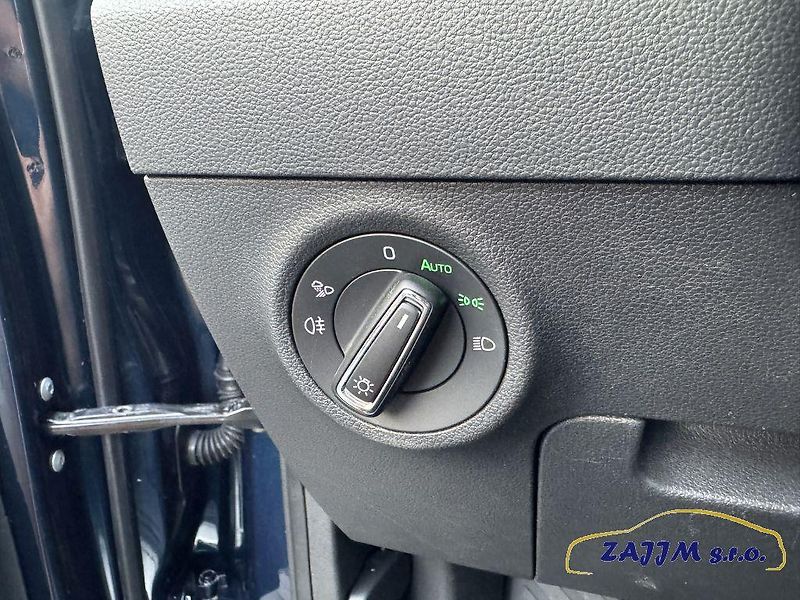 Škoda Karoq Exclusive 2.0TDI 110kw 4x4 DSG - fotka 17 z 52