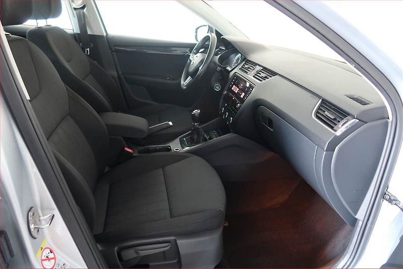 Škoda Octavia (2017) Style Plus 1.6 TDI, Tempomat - fotka 9 z 18