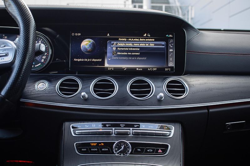 Mercedes-Benz Třídy E (2019) Mercedes-AMG 53 4MATIC+ A/T - fotka 37 z 50