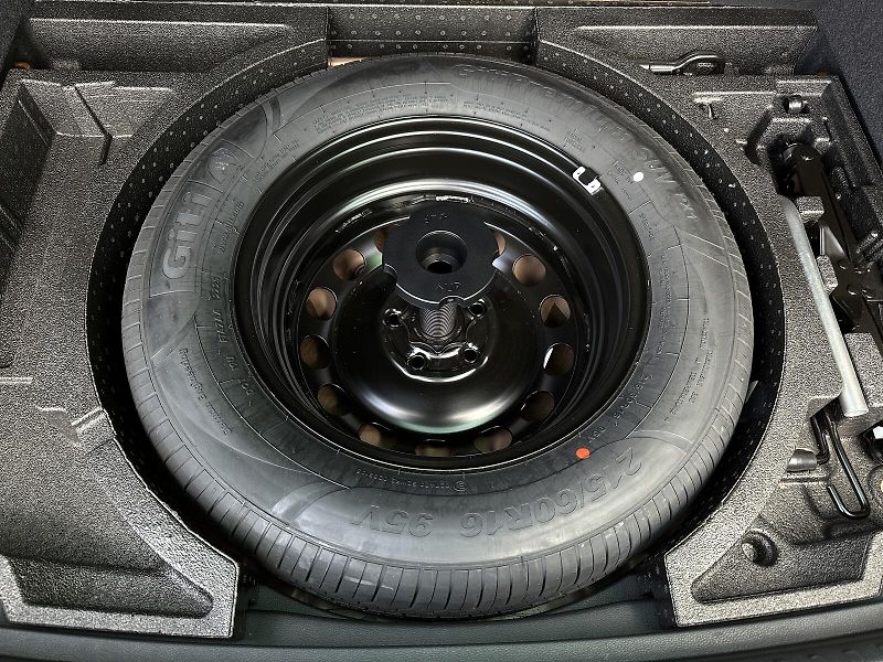 Škoda Karoq 1.5TSi Top & Selection 150PS L - fotka 46 z 46