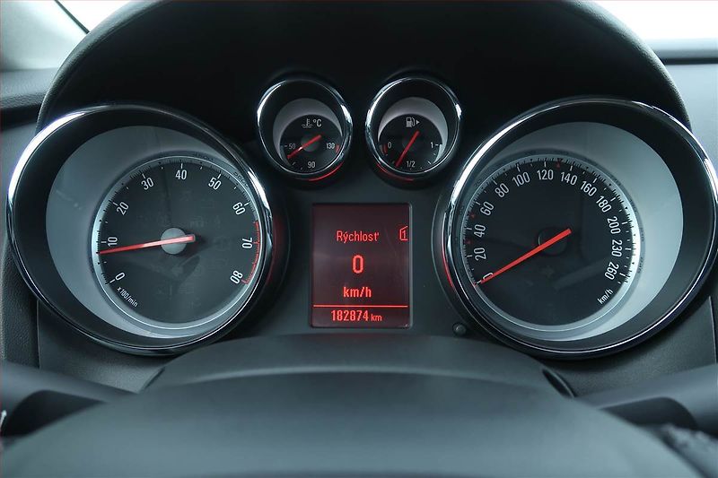 Opel Astra (2014) Cosmo 1.4 T, LPG, Serv.kniha - fotka 11 z 18
