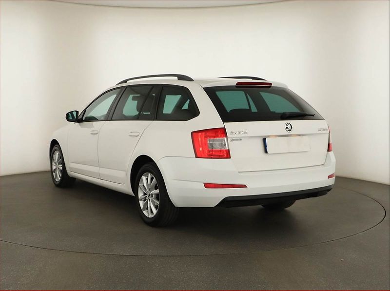 Škoda Octavia (2015) 1.6 TDI, Tempomat - fotka 4 z 13