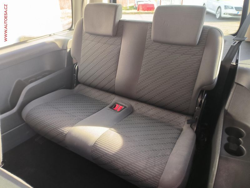 Volkswagen Caddy (2013) 2.0TDi MAXi 7míst - fotka 11 z 21