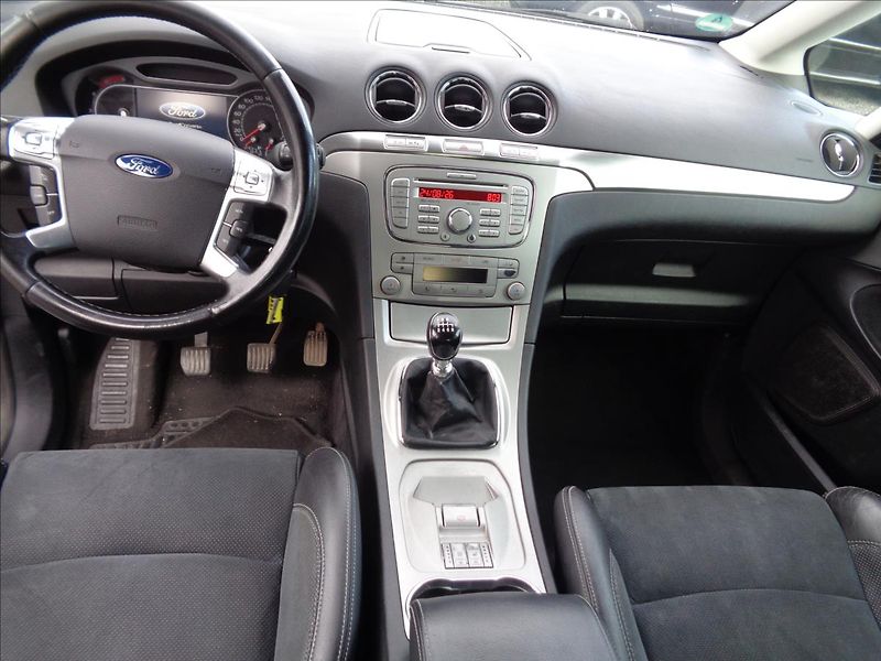 Ford Galaxy 2,2 - fotka 16 z 18