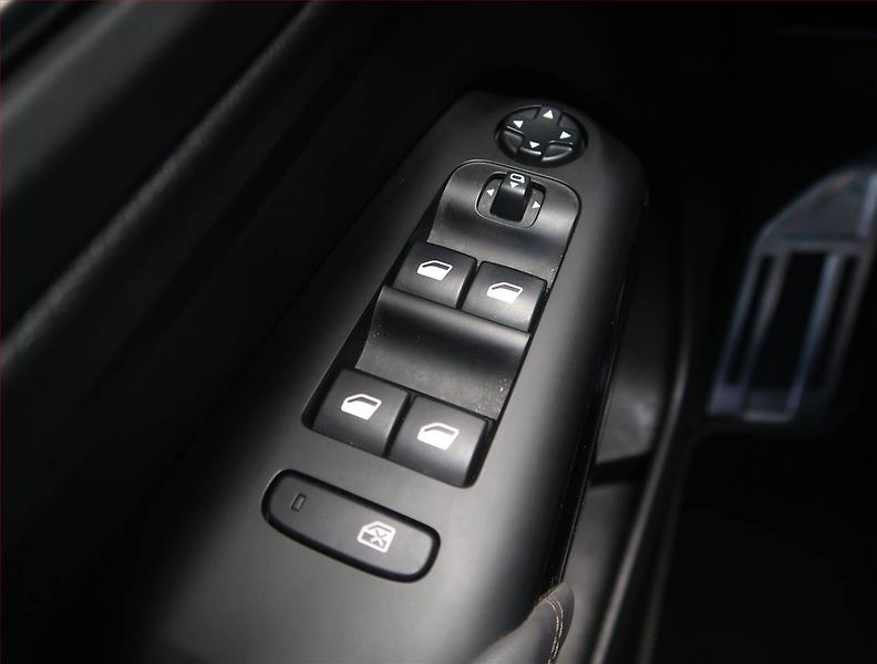 Citroën C5 Aircross (2019) BlueHDi 130, Automat, Kůže - fotka 18 z 21