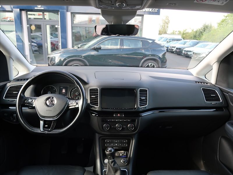 Volkswagen Sharan 2,0 TDi,110kW,7míst,tažné - fotka 19 z 32