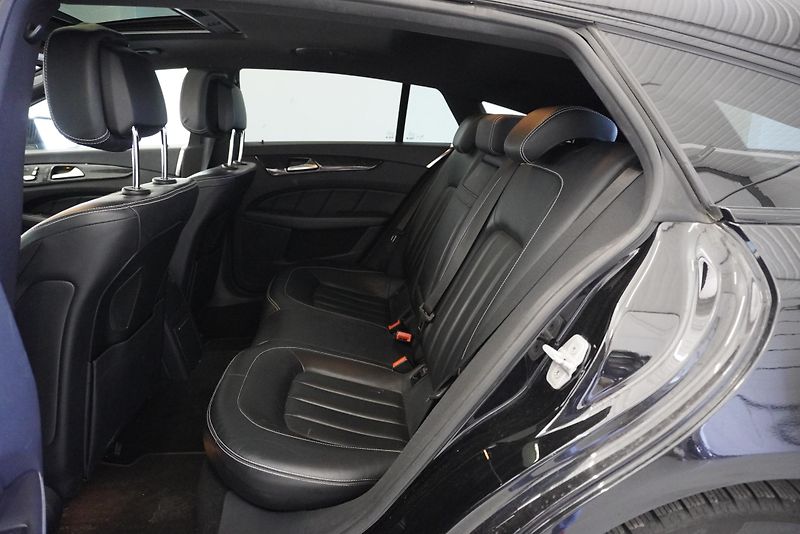 Mercedes-Benz CLS 3,0D 4MATIC AMG-LINE  - fotka 23 z 29