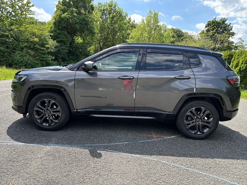 Jeep Compass (2022)  1.3 T-GDI Servis Knih 80th ČR - fotka 8 z 42