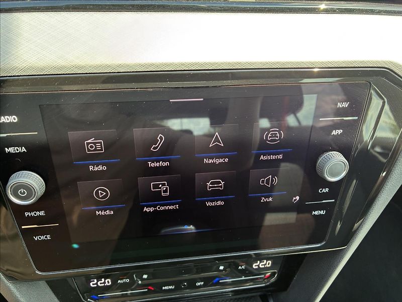 Volkswagen Passat 2,0 App Connect,Manuál,Kamera - fotka 25 z 30