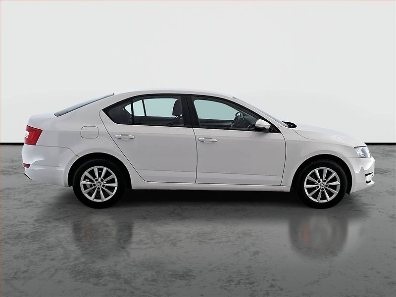Škoda Octavia (2015) 1.4 TSI, Tempomat - fotka 6 z 13