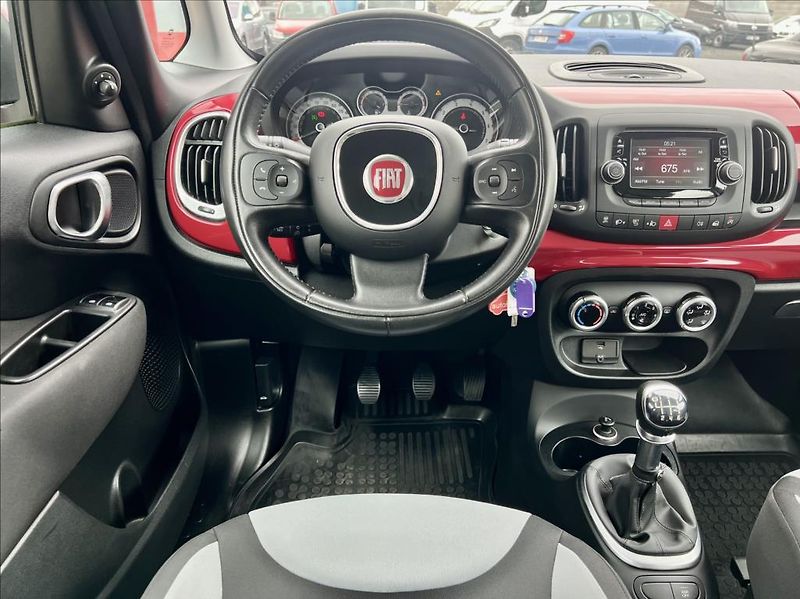 Fiat 500L 1,6 JTD  LIVING - klima -ALU - fotka 20 z 36
