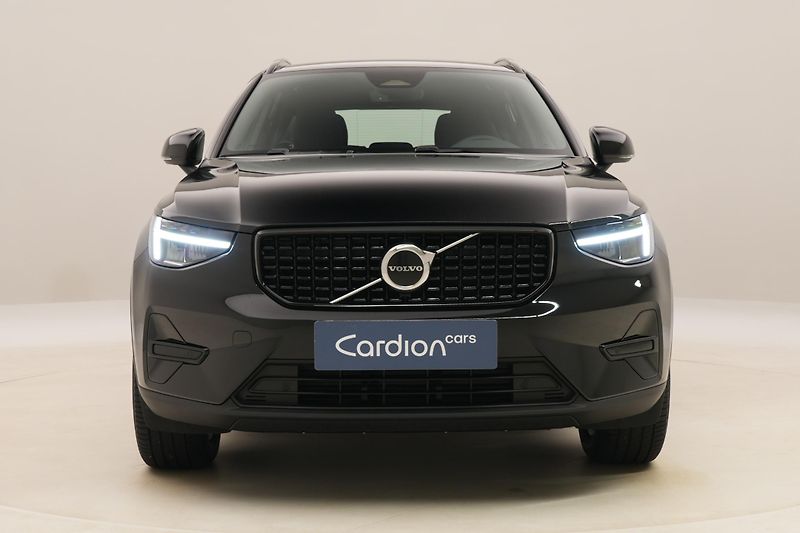 Volvo XC40 (2026) B3 AUT DARK PLUS - fotka 14 z 60