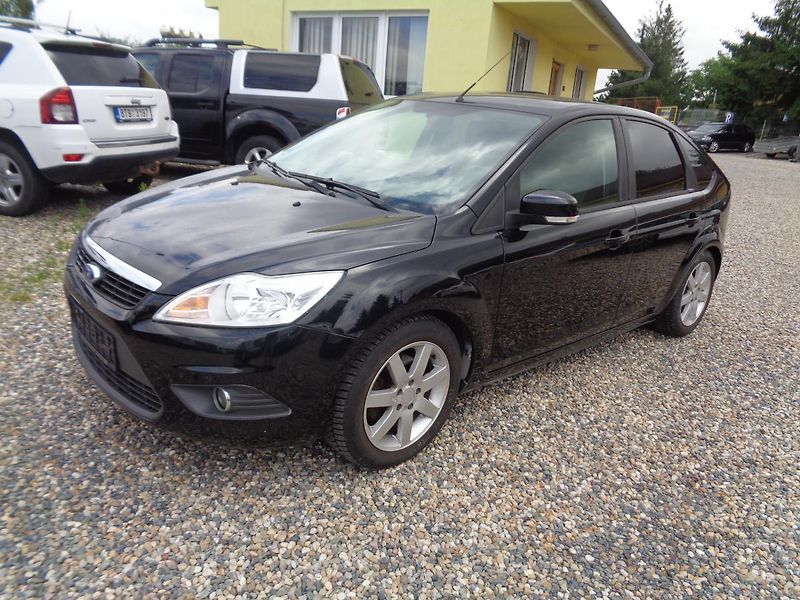 Ford Focus 1,6 - fotka 3 z 17
