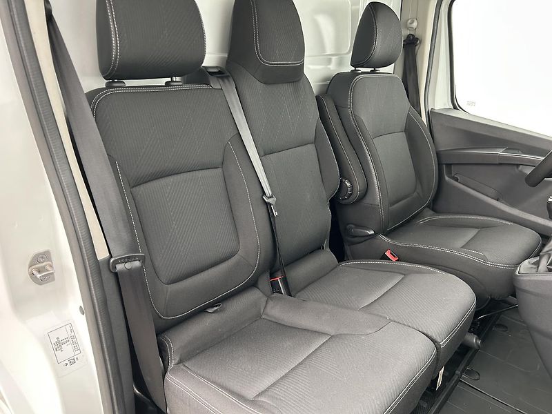 Renault Trafic 2.0 dCi Furgon L2H1 - fotka 10 z 24