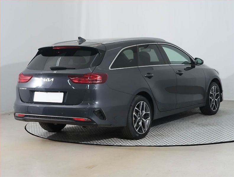 Kia Ceed (2025) 1.5 T-GDI - fotka 5 z 16