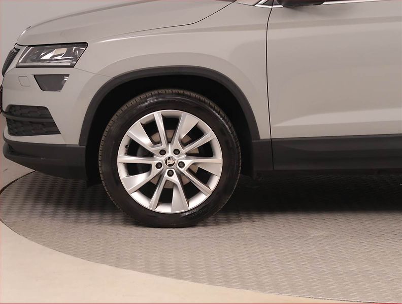 Škoda Karoq (2019) Style 1.5 TSI - fotka 15 z 17
