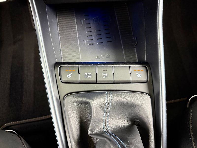 Hyundai i20 N 1.6 T-GDI PHANTOM BLACK, LED - fotka 21 z 25