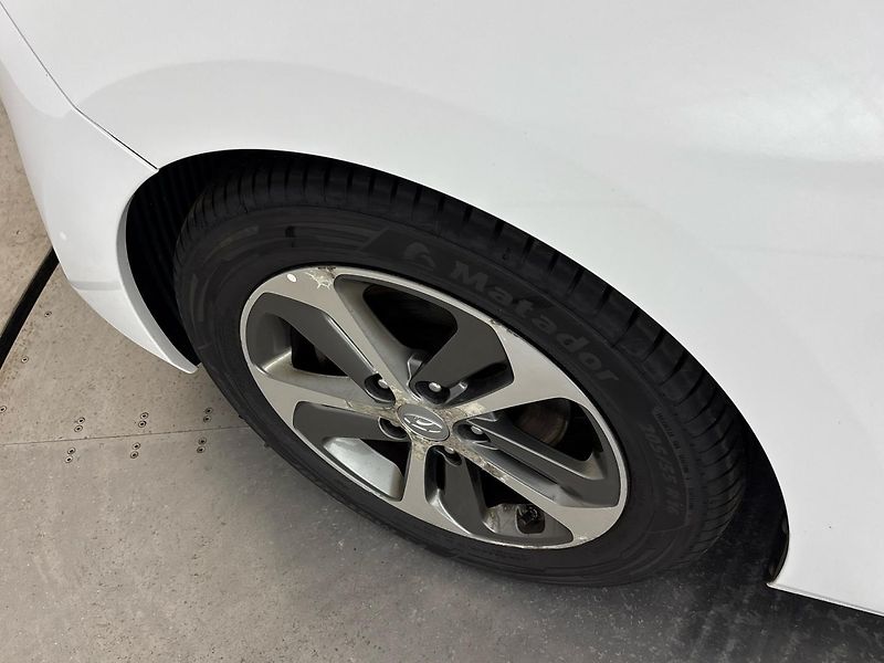 Hyundai i30 Hatchback - fotka 27 z 27