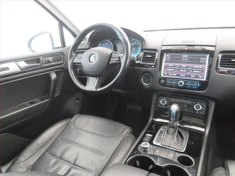 Volkswagen Touareg (2012) 3.0 TDI, 4X4, Automat - fotka 7 z 16