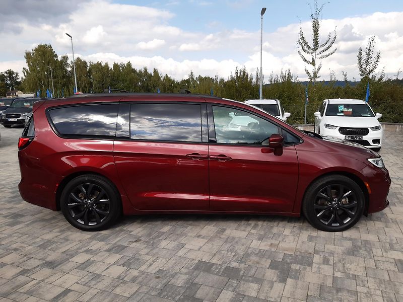 Chrysler Pacifica (2019) 3,6L SPORT, REZERVACE - fotka 8 z 48