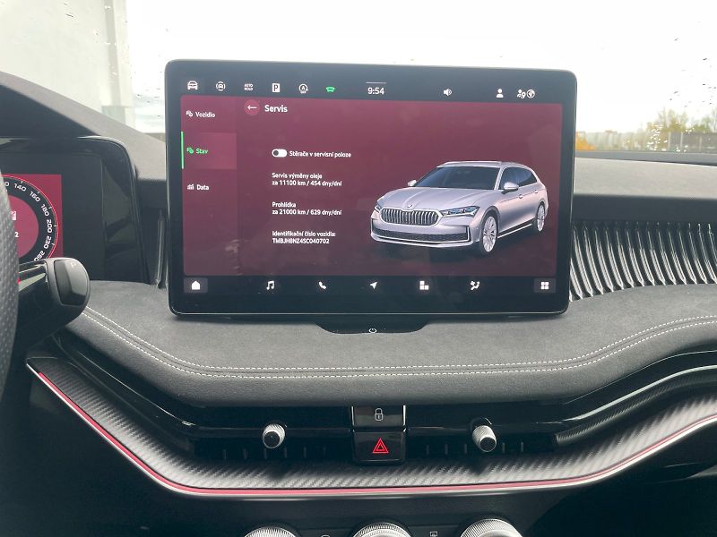 Škoda Superb (2025) COMBI Sportline TD 110 / 2.0 A - fotka 54 z 61